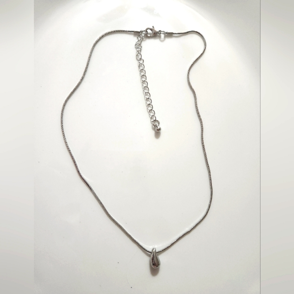 Stainless Steel silver mini tear drop necklace